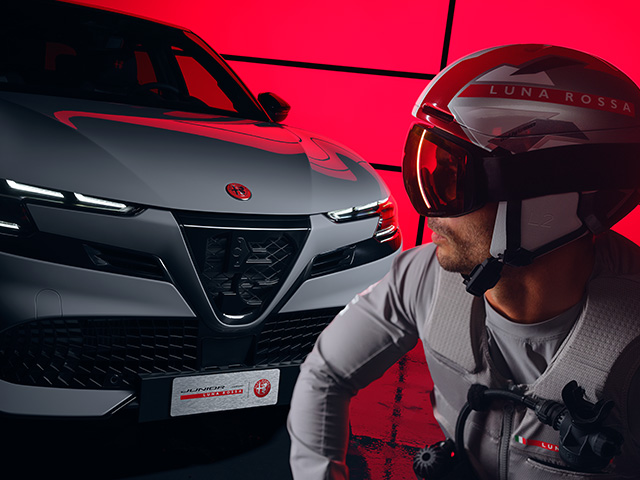 Calandre en V « Scudetto » Alfa Romeo rouge